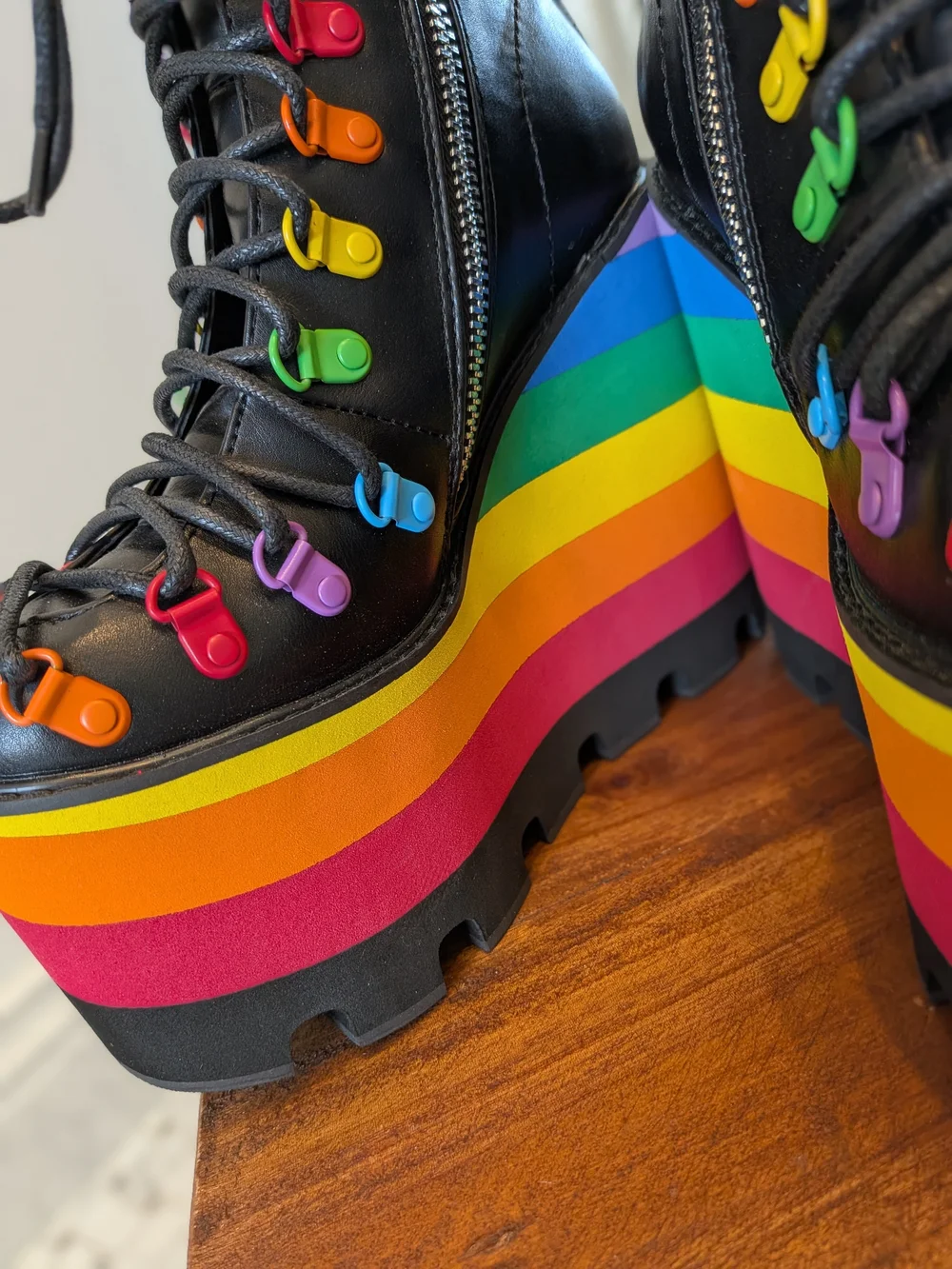 NWOT Women’s 7 Club Exx Rainbow Platform Ankle Boots NEVER WORN